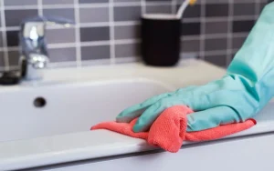 Cách Vệ Sinh Bàn Đá